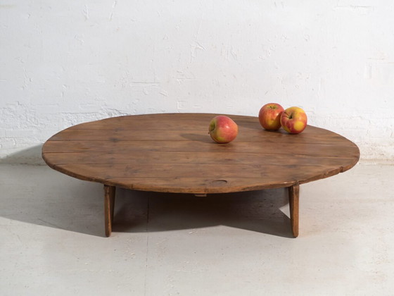 Mesa baja redonda antigua de madera de pino – Europa Central, circa 1940 – Mesas de centro, Rustic (photo 5 of 40)