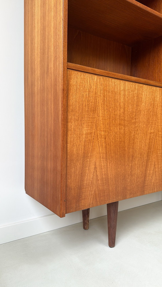 Image 1 of Mobiletto/libreria in legno d'epoca