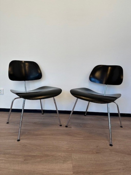 2 Vitra Eames DCM dining chairs