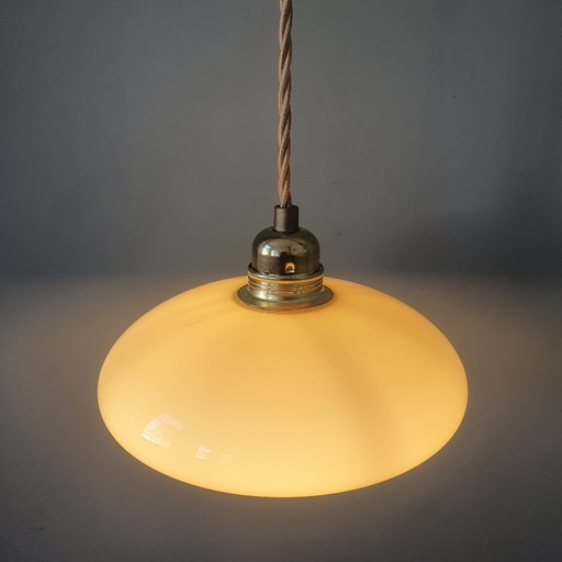 Vintage French Pendant Lamp - Pastel Yellow Opaline Glass – hanglampen, Metal (photo 2 of 12)