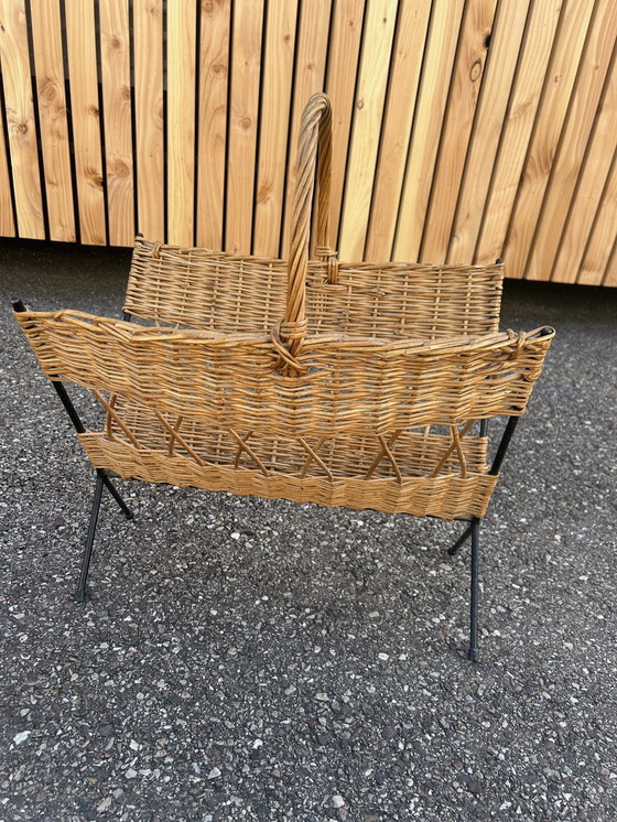 Image 1 of Porta riviste in vimini e metallo