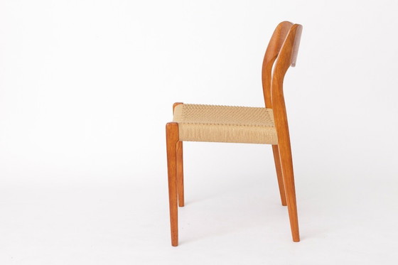 Image 1 of Set van 8 Niels Otto Møller Model 71 stoelen, Deense mid-century modern eetkamerstoelen uit de jaren 60, gemaakt van teakhout.