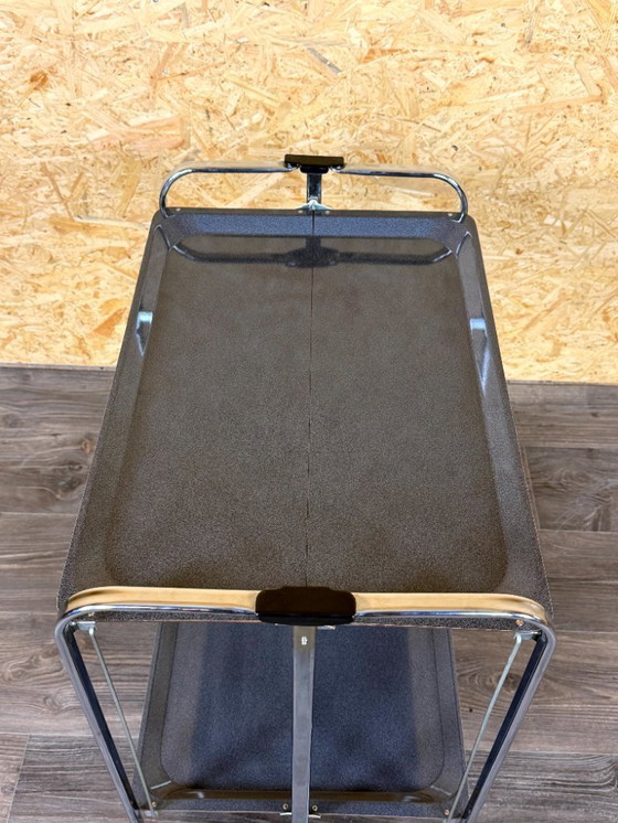 Image 1 of Serveerwagen/eettafel uit de jaren 60/70, model Space Age, metaal en kunststof.