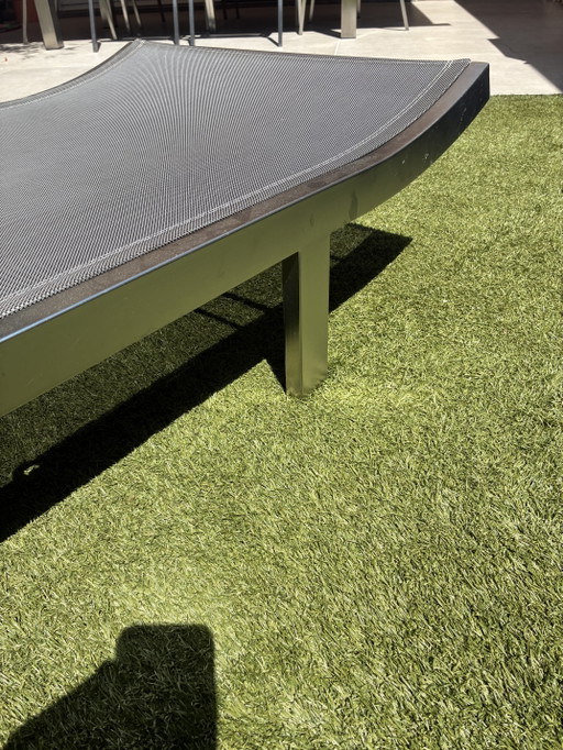 Tribu garden bed