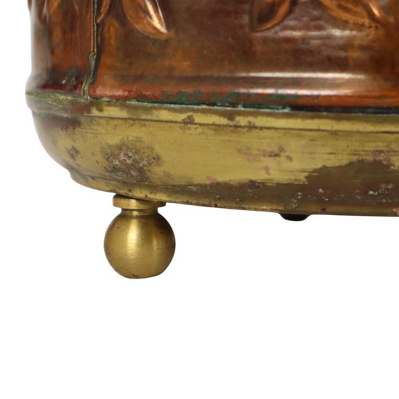 Vaso da fiori vintage in rame Cache Pot Repoussé degli anni Cinquanta – Vasi per piante, Copper (photo 9 of 15)