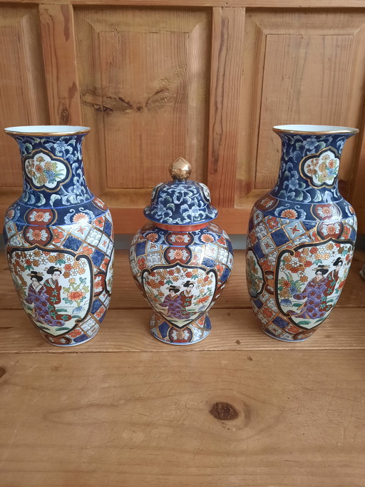 Imari cabinet set Porcelain vases