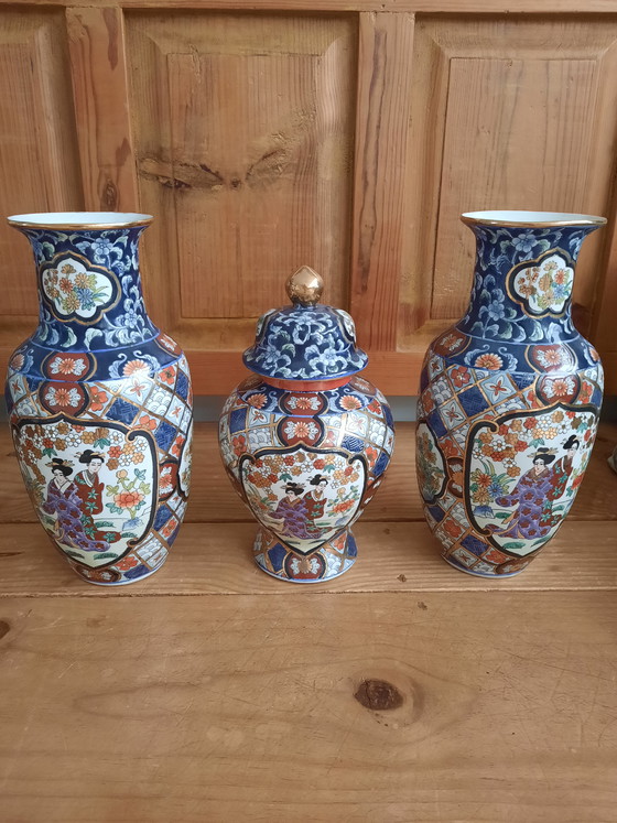 Image 1 of Imari cabinet set Porcelain vases