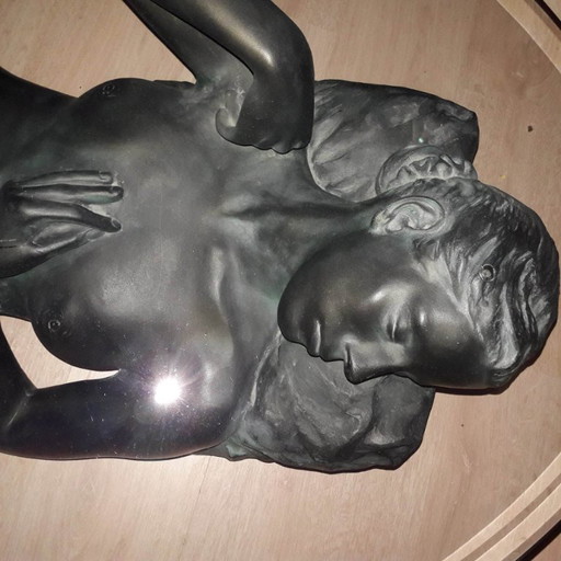 Table artistique couleur bronze (aspect)