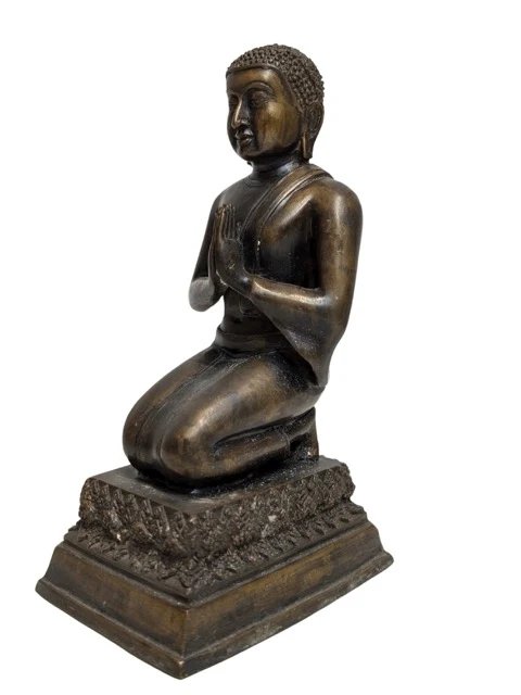 Kniender Bronze-Buddha in Anjali Mudra – Burma, 18.-19. Jahrhundert – Bildhauerei (photo 7 of 11)