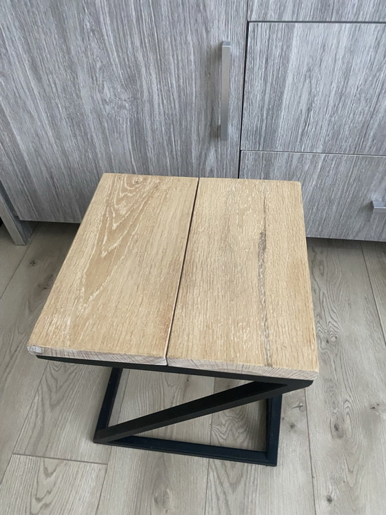 Eichenbeistelltisch modern industriell – Pflanzentisch, Holz, Eisen (photo 3 of 5)