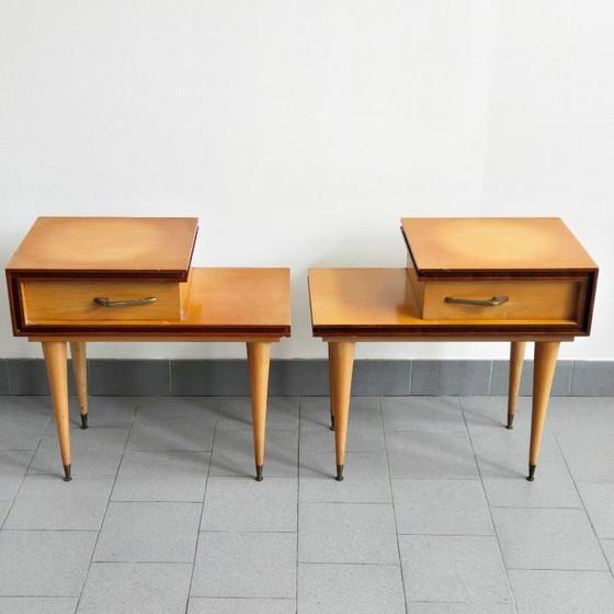 Image 1 of PAIR OF ASYMMETRICAL VINTAGE BEDSIDE TABLES FROM THE 1960s IN VARNISHED BEECH & BRASS