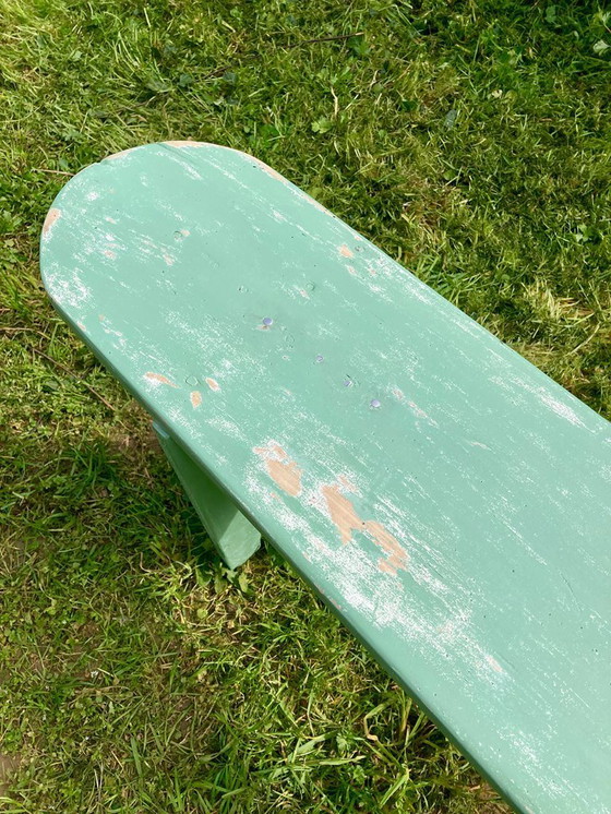 Image 1 of Banco de granja antiguo de madera curvada