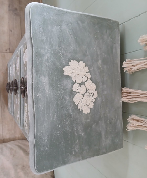 Image 1 of Aufgearbeitete Kommode