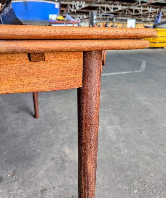 Image 1 of Table de salle à manger extensible en teck d'origine danoise
