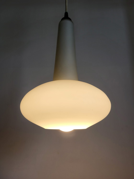 Image 1 of Vintage Glazen Hanglamp, Scandinavische Stijl, Opaline Wit, Model Teardrop, Jaren 60