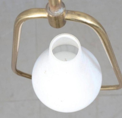 Lampada a sospensione vintage svedese in vetro opalino/ottone.