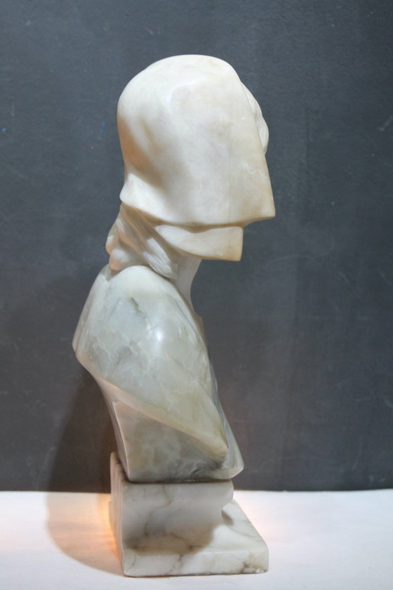 Image 1 of Büste aus Marmor/Alabaster, signiert Bessie