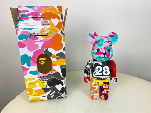 Bearbrick BAPE A BATHING APE 28. Jubiläum 03 CAMO #3 400% MEDICOM Toys