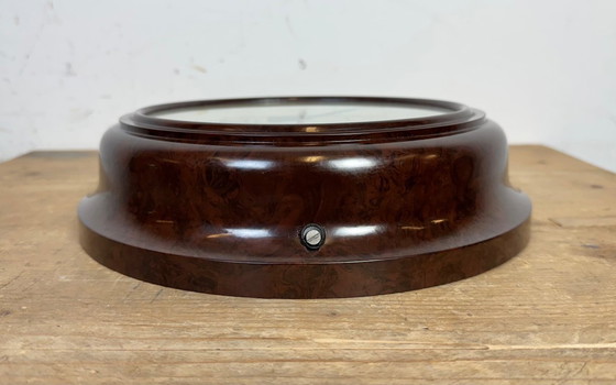 Image 1 of Vintage bruine bakelieten wandklok van Smith, jaren 50