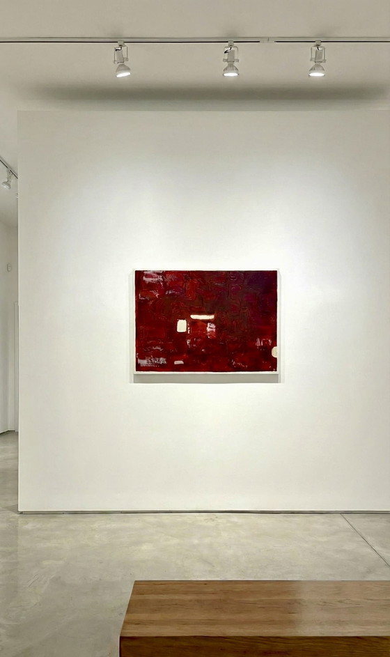 Image 1 of Carmine Silence – Arte minimalista rossa testurizzata – Pittura acrilica contemporanea