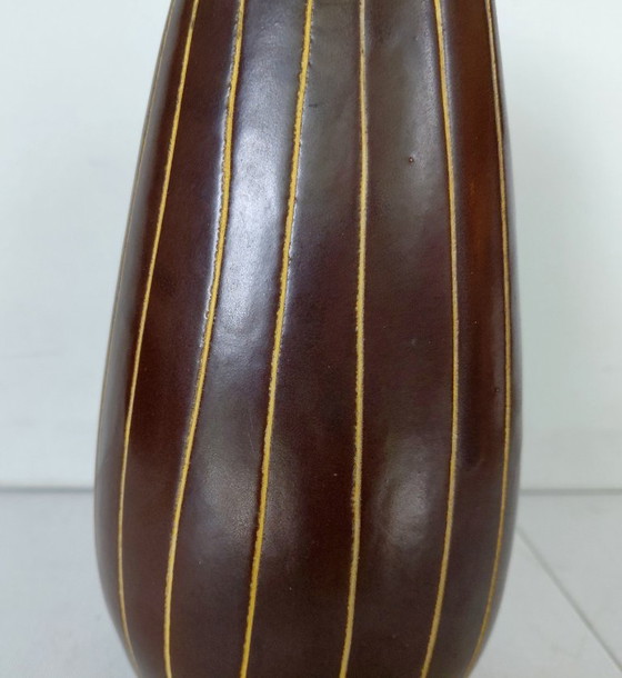 Bay Keramik Sgraffito Vase Nr 553-20 MCM Germany 40-50 – Vasen, Ceramic (photo 4 of 11)