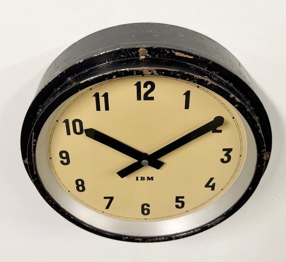 Image 1 of Schwarze Industriewanduhr von IBM, 1950er Jahre