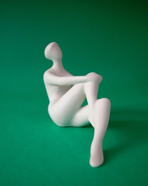 Vintage Royal Dux Figur einer sitzenden Frau, 1960er Jahre