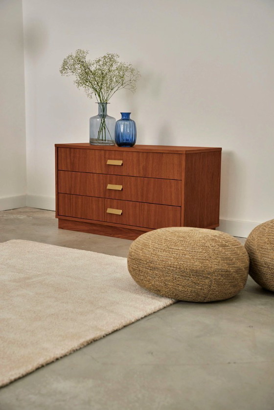 Image 1 of Cabinet with drawers P02