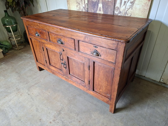 Image 1 of Antique Chinese sideboard, wall cabinet, TV unit with beautiful aged look, dimensions 101x70cm and 83cm high.