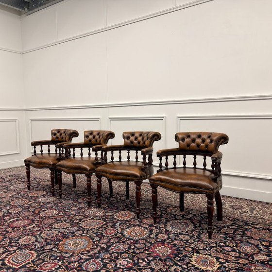 Set Klassische Englische Springvale Chesterfield Stühle – Sessel, Leather, Wood (photo 3 of 15)