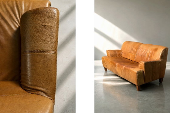 Vintage driezitsbank van bruin leer in industriële mid-century modern stijl, jaren 60. – 3-5 zitsbanken (photo 23 of 26)