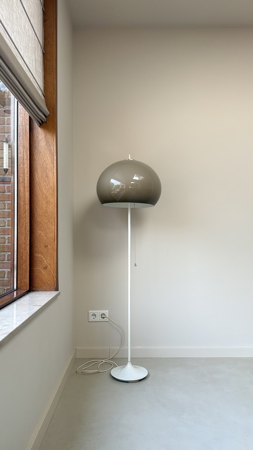 Pilz-Stehlampe im Weltraumzeitalter