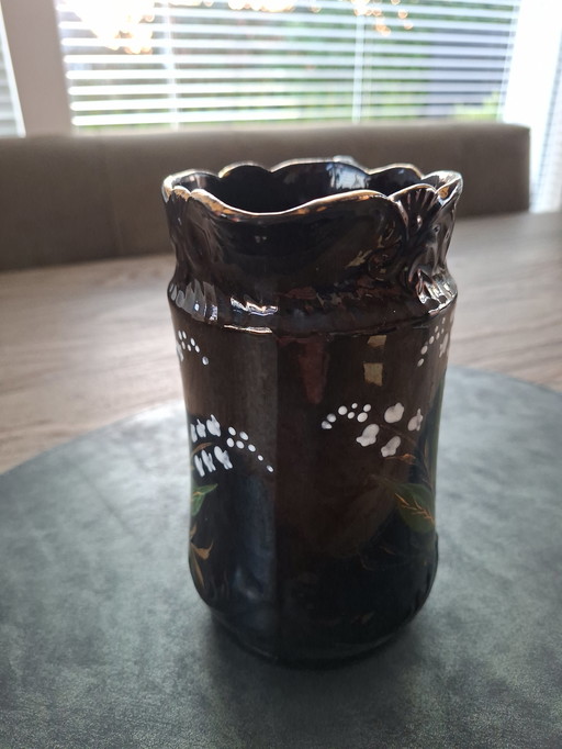 Victorian Jackfield can.