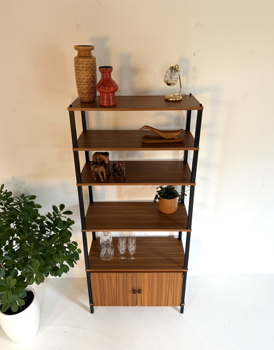 Image 1 of Mobiletto da parete vintage indipendente, anni '60