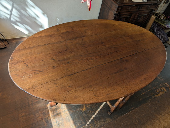 Image 1 of Beautiful large drop-leaf table