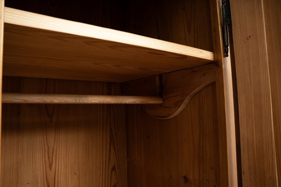 Armadio antico tedesco in pino con appendiabiti e ripiano, fine XIX secolo, Legno, Beige (foto 12 di 16)
