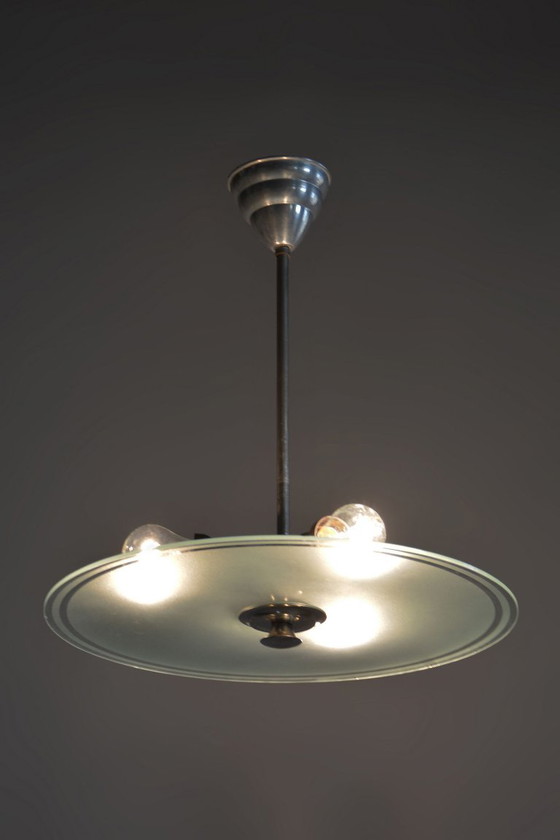 Gerestaureerde Bauhaus-kroonluchter, chroom, staal, matglas, Tsjechisch, jaren 1930 – Chrome (photo 7 of 8)