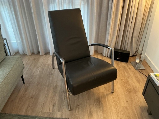 Harvink armchair black leather