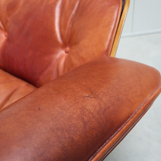 Image 1 of Vintage Walnut Eames Lounge Chair By Herman Miller 1960S