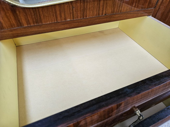 Image 1 of Vetrina in mogano della metà del 1960 con piano in vetro