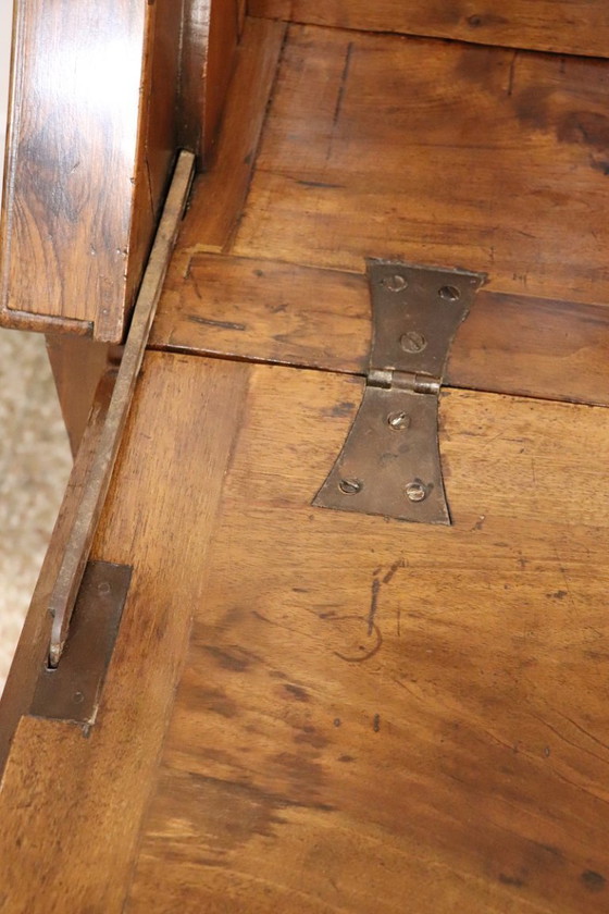 Image 1 of Cómoda antigua de nogal, Italia Siglo XVIII