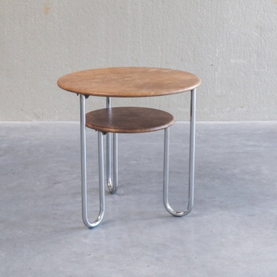 Bauhaus-Beistelltisch mit zwei Ebenen – Beistelltische, Chrome, Leather (photo 6 of 15)