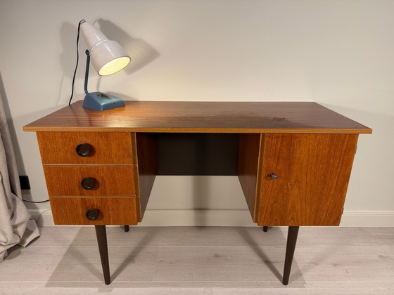 Vintage Teak Desk – 1960s Mid-Century Design – Wood (photo 4 of 8)
