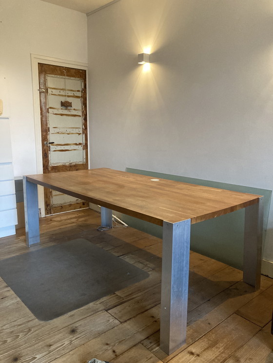 Image 1 of Escritorio/mesa de diseño único con tapa de roble