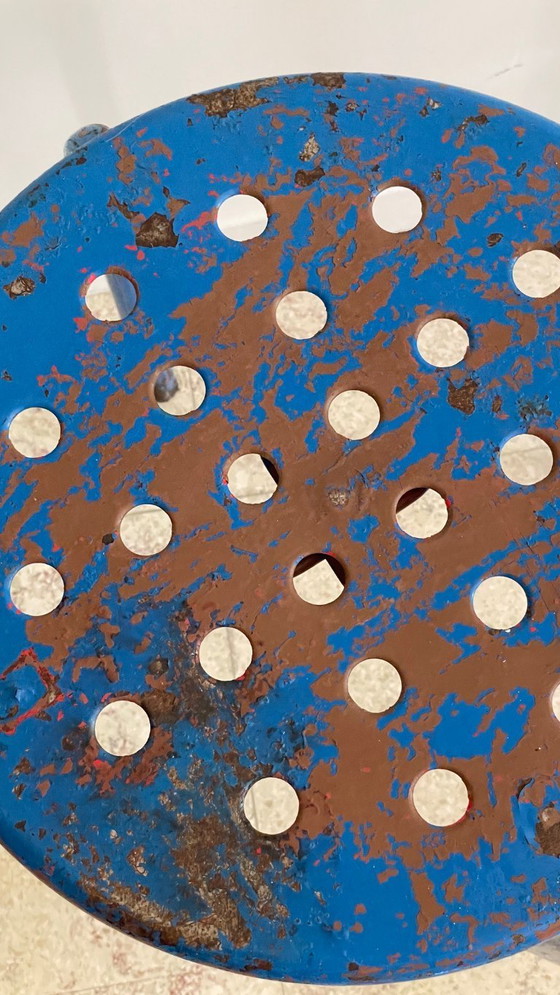 Image 1 of Paar industriële stalen PATINE TABOURETS Blauw & Chocolade VINTAGE