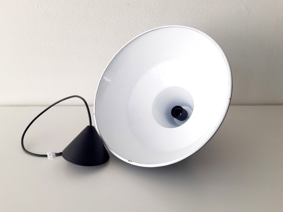 Image 1 of Louis Poulsen dunkelgrüne Emaille Pendellampe, minimalistische industrielle dänische Pendellampe, Mid-Century Modern Esstischlam