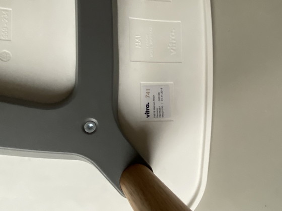 Image 1 of Vitra Hal madera comedor chakra