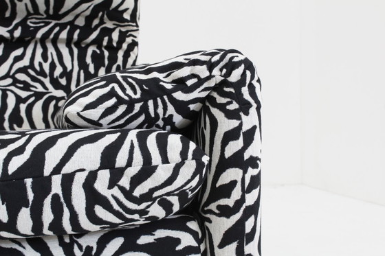 Image 1 of Divano Cassina Maralunga 2 posti di Vico Magistretti tessuto Zebra