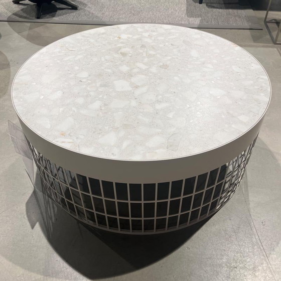 Pode Mesh coffee table white (photo 3 of 4)