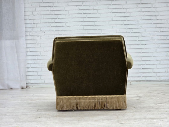 Image 1 of Deense fauteuil uit de jaren 70, originele groene meubelvelours